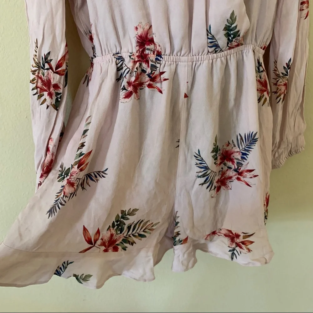 Willow and Clay Pink Floral Long Sleeve V Neck Romper - Picture 4 of 8